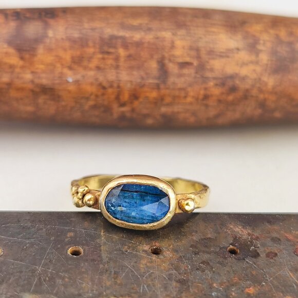 14K Yellow gold ring with Blue Kyanite. UNIQUE handmade beautiful texture ring. - Picture 4 of 13